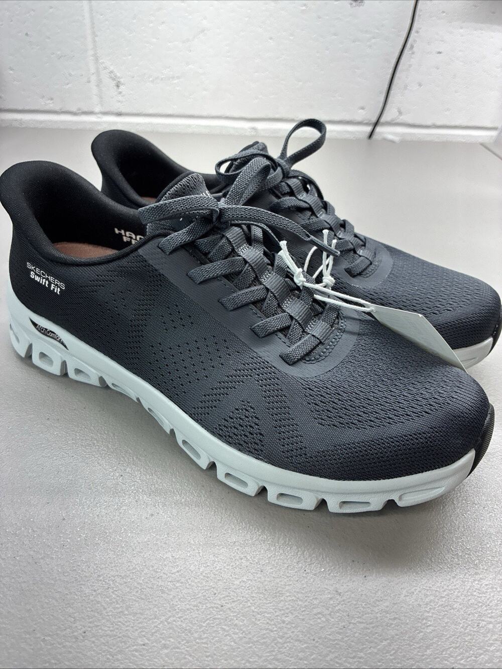 Skechers Women's Hands Free Swift Fit Sneaker Memory Foam Slip On Shoes Size 7.5